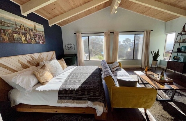 Modern☆1BR Dog friendly gateway with Carmel Valley Views +mins from Carmel Beach