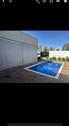 Moderna área com Wi-Fi e ar condicionado