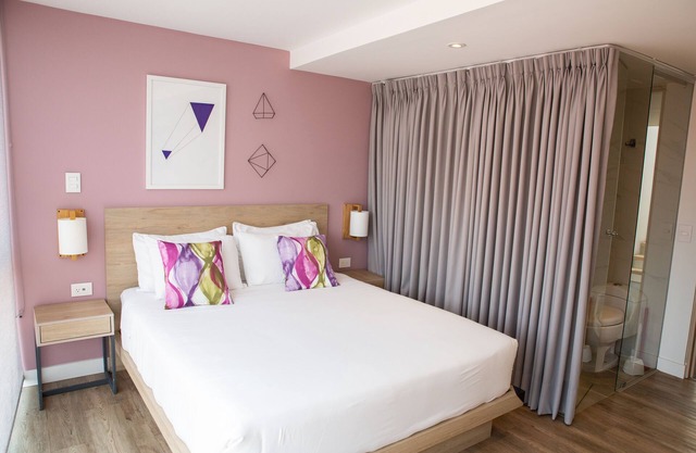 Moderna y Chic Habitación- Urban Heights