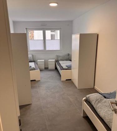 Moderne Wohnung für 4 Personen mit extra Schlafzimmer, Wohnzimmer & Balkon