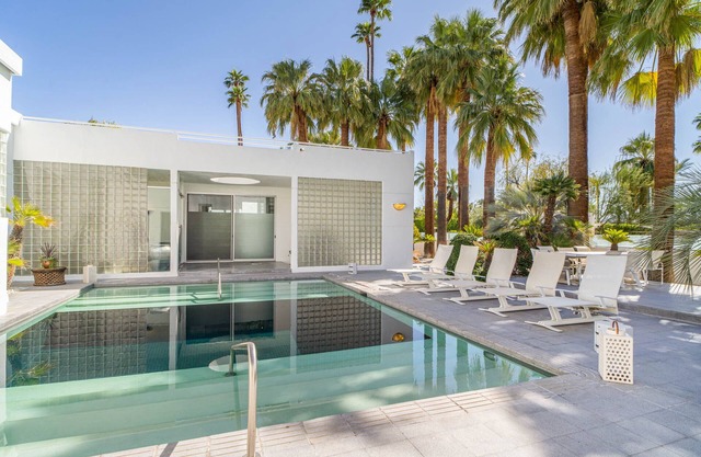 Modernist Private Estate in Old Las Palmas - 12' Deep Pool!