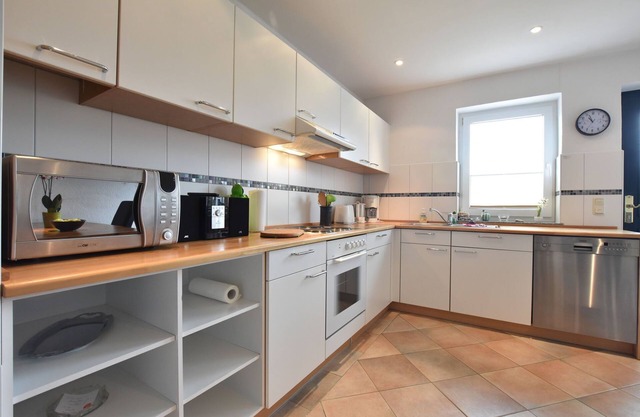 Moderne Ferienwohnung in Stellshagen mit Garten