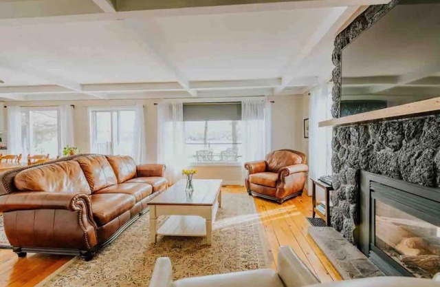 Moira Lake - Lake Front Family Cottage - All Season Oasis