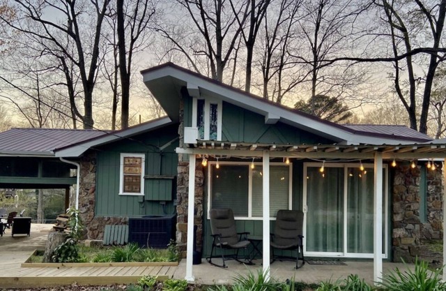 Mom and Pops Lodge: Nature's Retreat: ALL REASONABLE OFFERS CONSIDERED