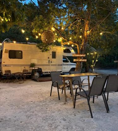 Momotoh Camper