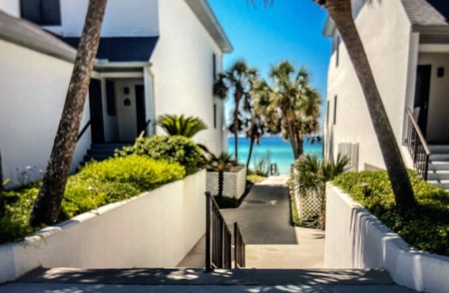 Mom’s Beach Paradise - 30A Private Beach Kids Nook - Pool - 2 BR 2.5 BA Condo