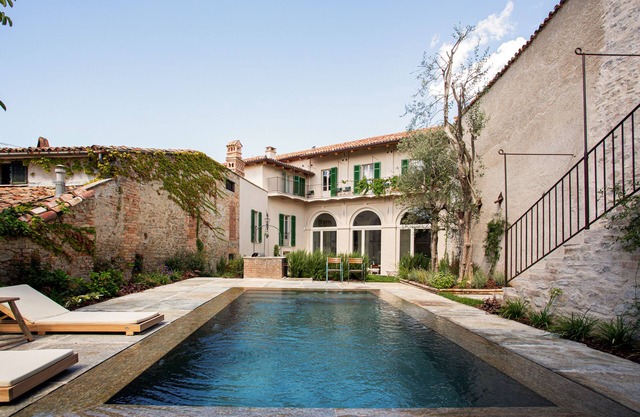 MON House
