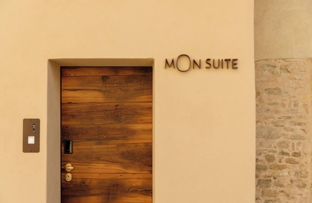 MON Suite