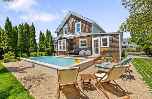 Monkey Puzzle Bellport Cottage