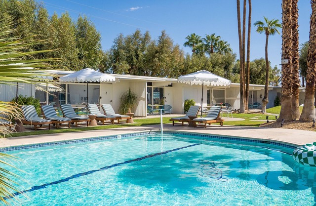 Monkey Tree Hotel 10 by AvantStay | Stylish Hotel in Palm Springs w/ Pool!