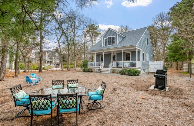 Monomoscoy Island Retreat w/ Outdoor Living