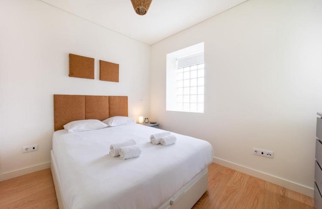 Monsanto Hill House - NO 571 1E