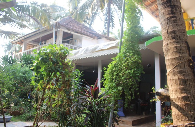 Monsoon Room 106 Garden-view, partial seaview