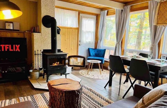 Montagnard-SPA-Mont-Orford-SEPAQ-Wood fireplace