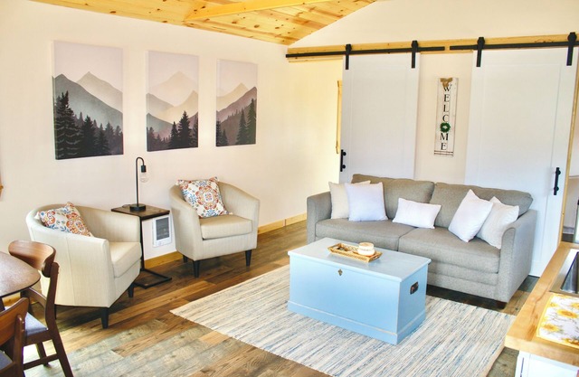 Montana Cabin on Alpaca Farm!