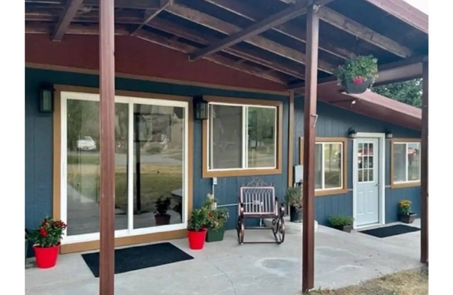 Montana Missouri River Fly Fishing Lodge -3BR & 2 bath, Sleeps 8