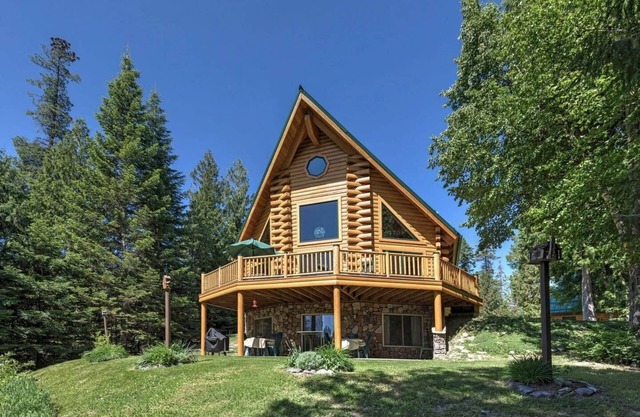 Montana Mountain Log-Lodge with lake views, lake access & mountain views