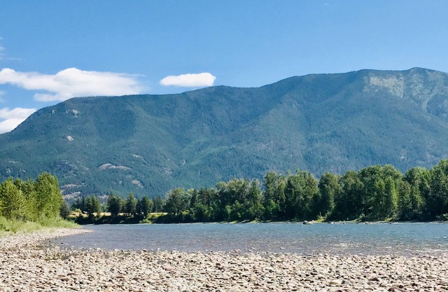 Montana River Urlaub. In der Nähe der Innenstadt von Columbia Falls und 20 Minuten zum BSP.