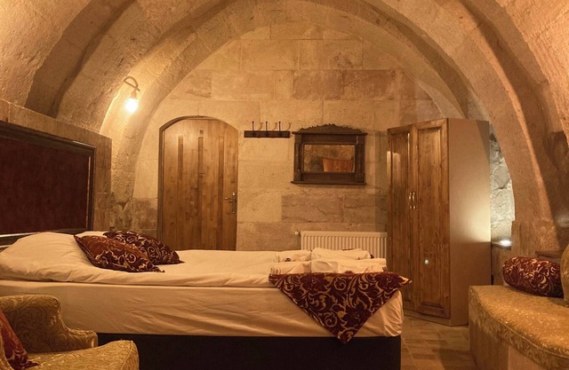 Monte Cappa Cave House