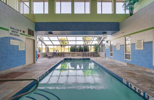 Monte Carlo Inn Barrie - Newly Renovated