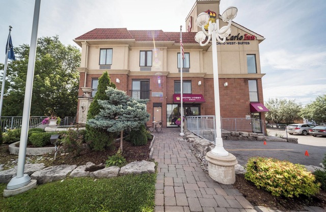 Monte Carlo Inn Toronto West Suites