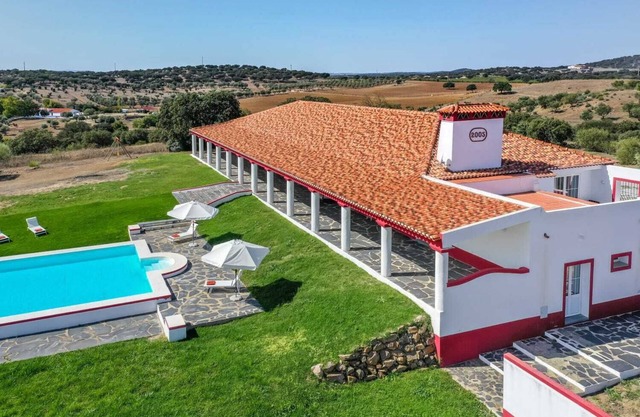 Monte da Vista Alegre, Tipico Monte Alentejano, 15 min de Elvas - Piscina - T6