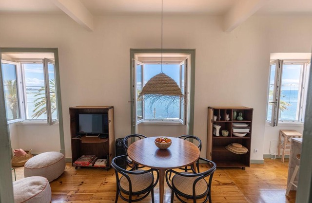 Monte Estoril Train Station - Seaside Apartment