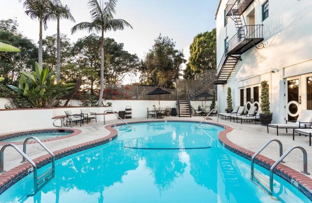 Montecito Inn