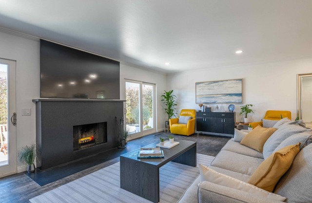 Monterey Bay Oasis STR25-000030- Comfortable Living 3-bedroom House