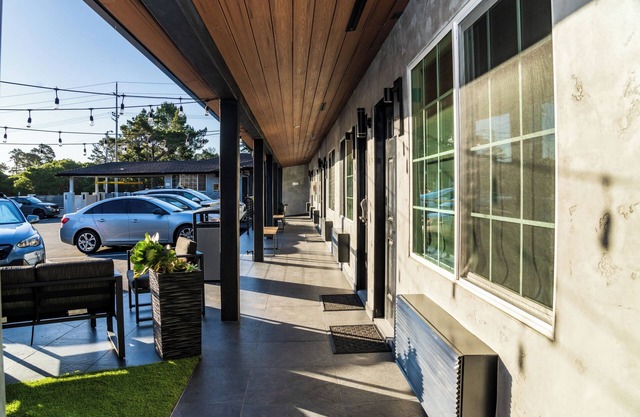 Monterey Surf Inn