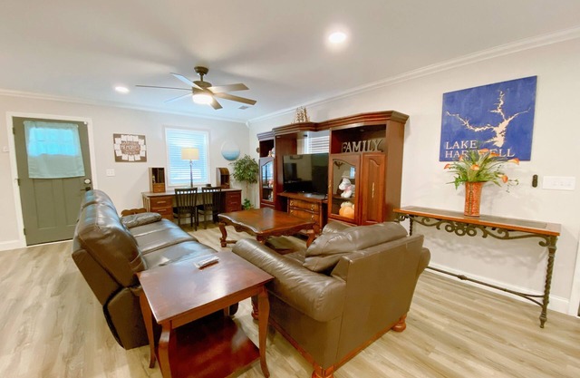 monthly 40% discount, hartwell lake side home & pet