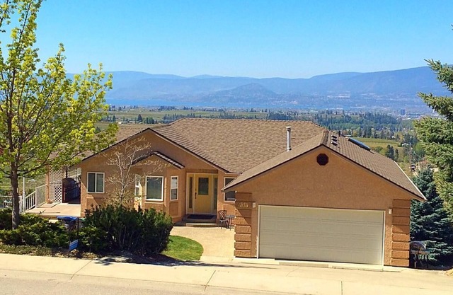 Monthly 5 bedrooms, 3 full bathrooms, lake and city views