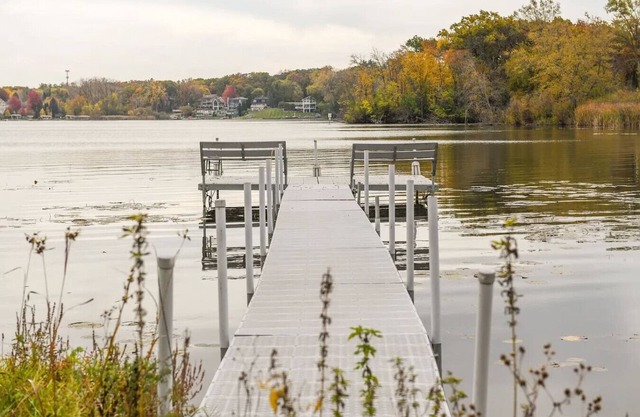 Large Petite Lake 4/4 Lakehouse Retreat with Hot Tub and Private Boat Pier