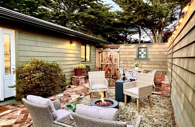 Monthly Rental!! Coastal Beach Cottage - Steps to the beach and boardwalk!