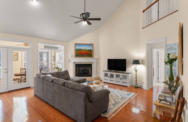 Monthly Rental – 4BR Pet-Friendly Retreat w/ Office, Bikes, Patio, Near Stables & Village Creek
