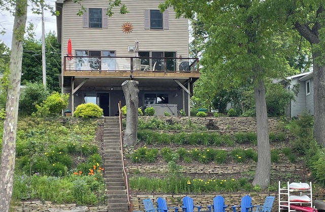 Summer Rental 4 Bedroom Lakefront Home Near Ann Arbor/Chelsea/Dexter & Rec Trail