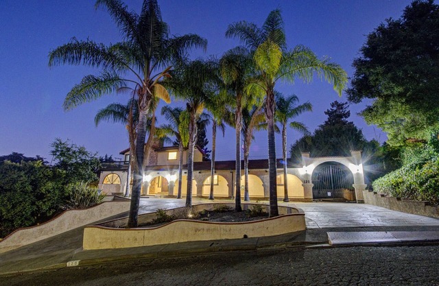 Monthly Sunset Spanish Villa W/ Pool, Pool table, BBQ +