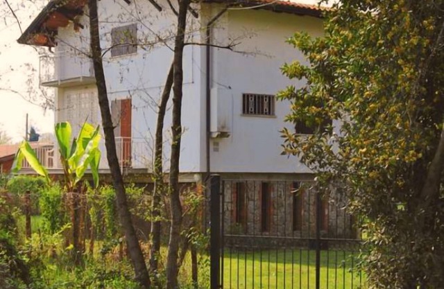 Montignoso: House with garden