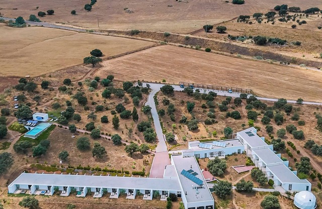 Montimerso Skyscape Country House