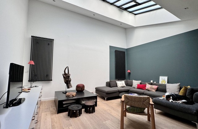 Montmartre at 500m! Large Loft Nestled in a Quiet Courtyard, in a Vibrant Area