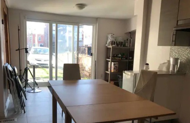 Montreal Living Entire Apartment w/parking - 10 from Downtown