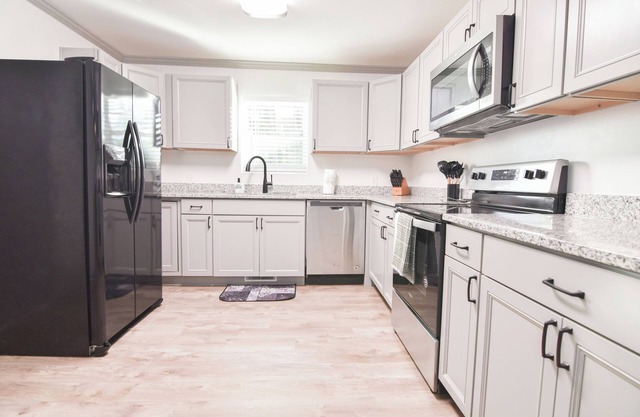 Moody 3BD near Riverwalk, BMX & I-77