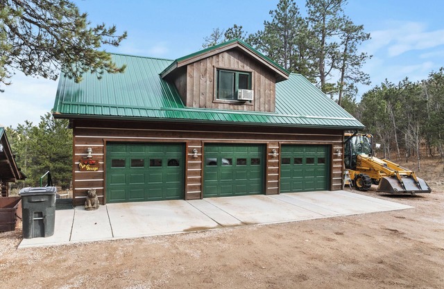 Moon Mountain loft in charming Deadwood