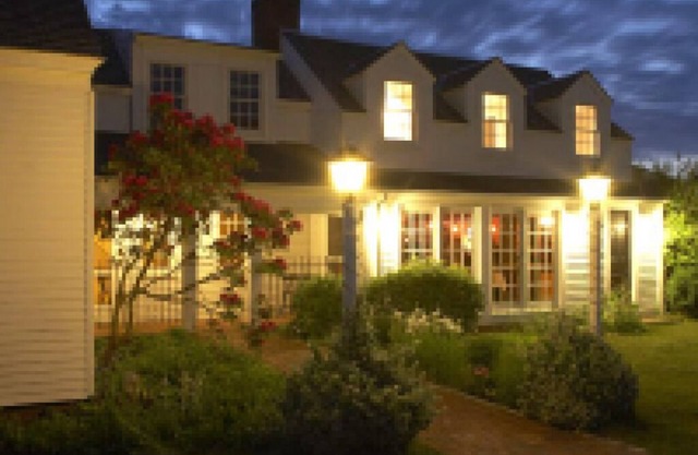 Mooncussers Tavern and Inn