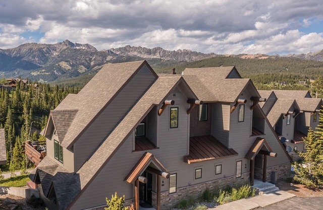 Moondance Chalet | Ski-In/Out Saddle Ridge | Hot Tub | 7 Min Drive to Resort