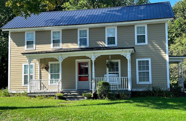 Moonlight Graham - Doc -1 of 2 neighboring 3 bdrm homes w/ shared pool near CDP
