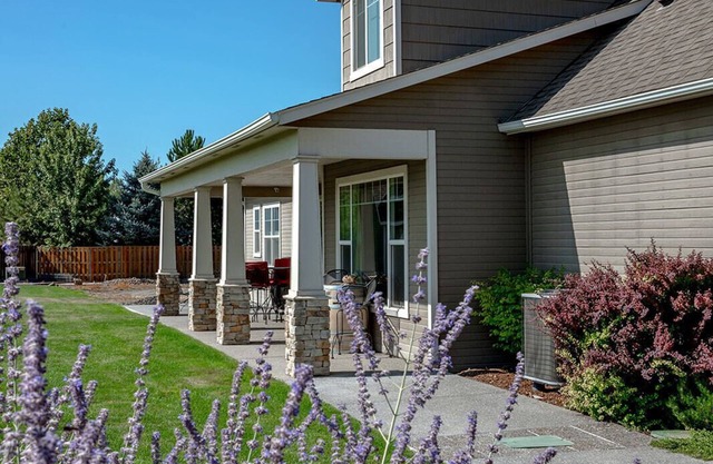 Moonlight Manor - beautiful home on 2.3 acres with vineyard view & private pool.