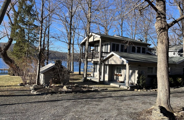 Moonlight Manor on Keuka Lake in Hammondsport