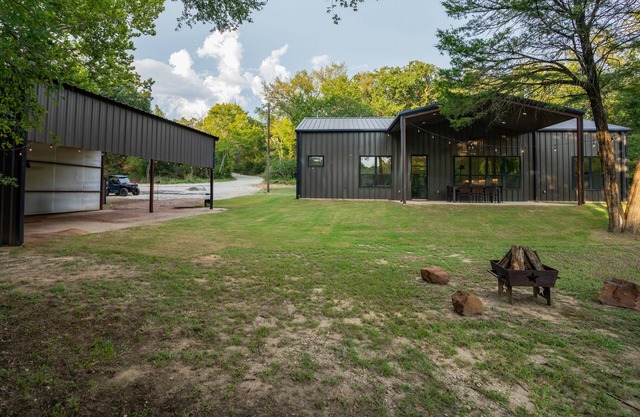 Moonlight Oaks Retreat features privacy, and abundant space for r&r