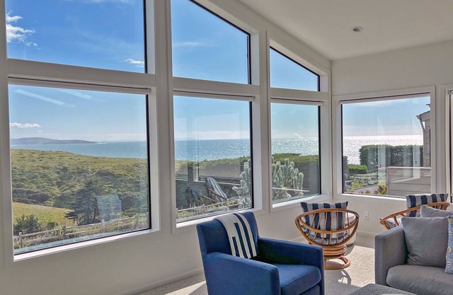 Moonrise Kingdom - Light warm home, spanning views to the south & Tomales Pt.